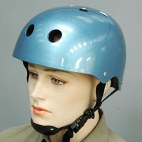 運動安全帽 (水晶藍)佩戴圖