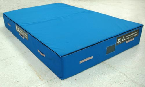 防撞安全墊(厚度訂製)  (台灣製造優質墊)-四邊設提把，方便移動。