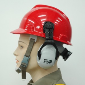 美國MSA V-GARD 工業用安全帽搭配MSA防噪音耳罩使用圖