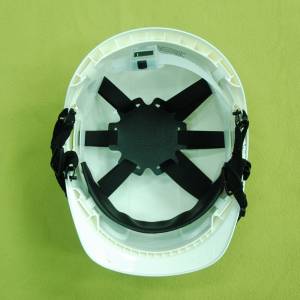 澳洲式通風型安全帽_安全帽襯採按壓式調整鬆緊，可緊密配戴不晃動，避免掉落的危險。